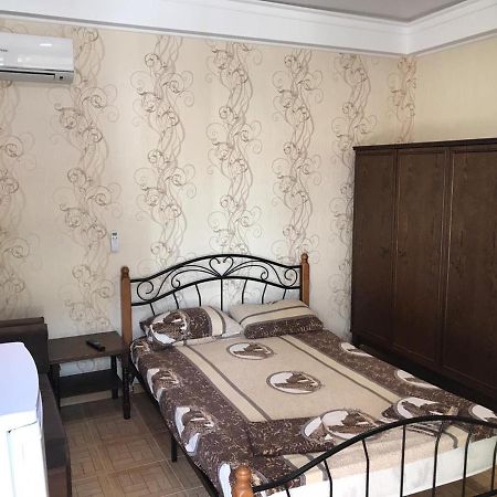 White House Hotel Gagra Exterior photo